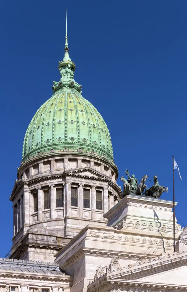 Palace of the Argentine National Congress, tholobate and cupola