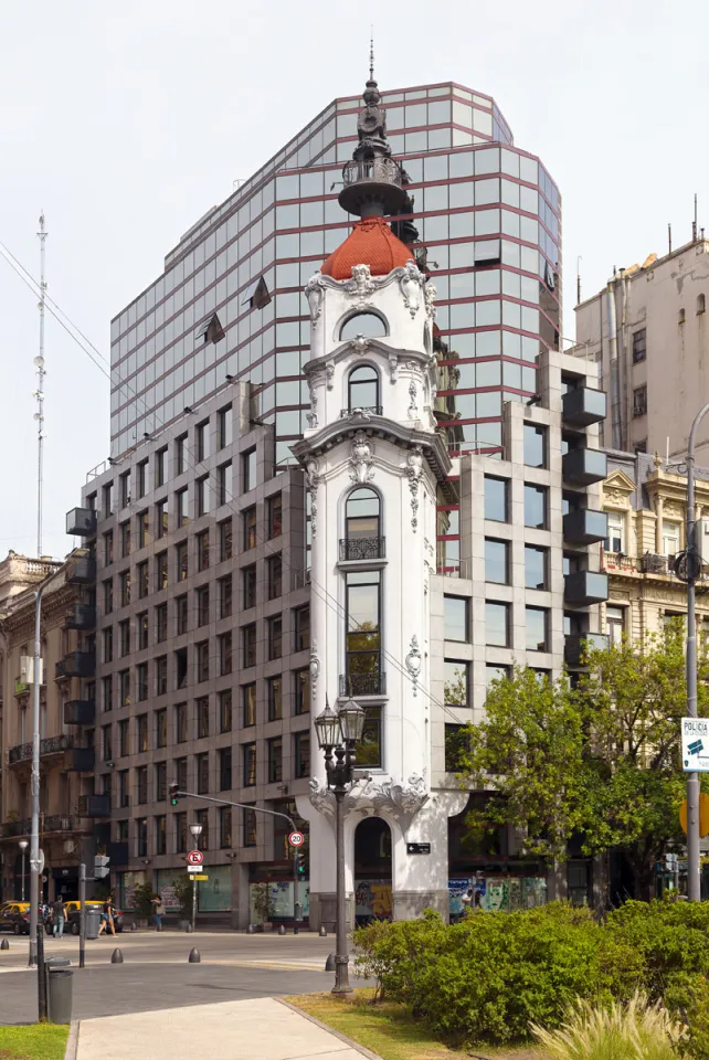 Tribunales-Plaza-Gebäude (Mirador Massue), Südostansicht