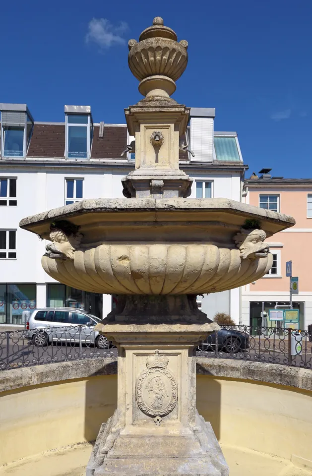 Emerikusbrunnen, Detailansicht