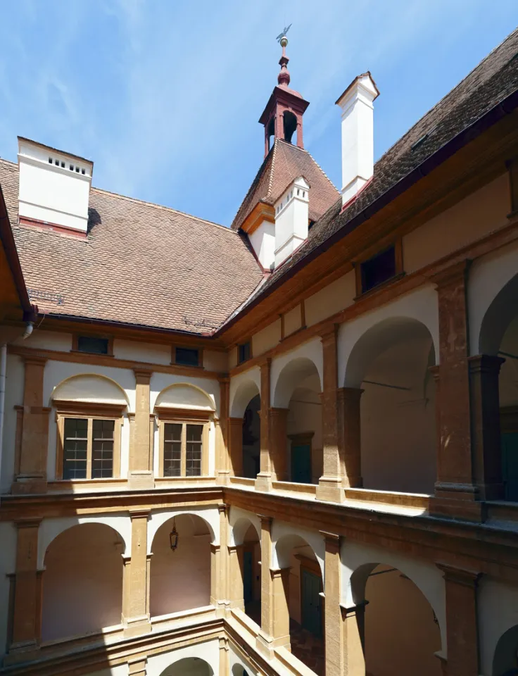 Schloss Eggenberg, Arkaden des kleineren Innenhofs