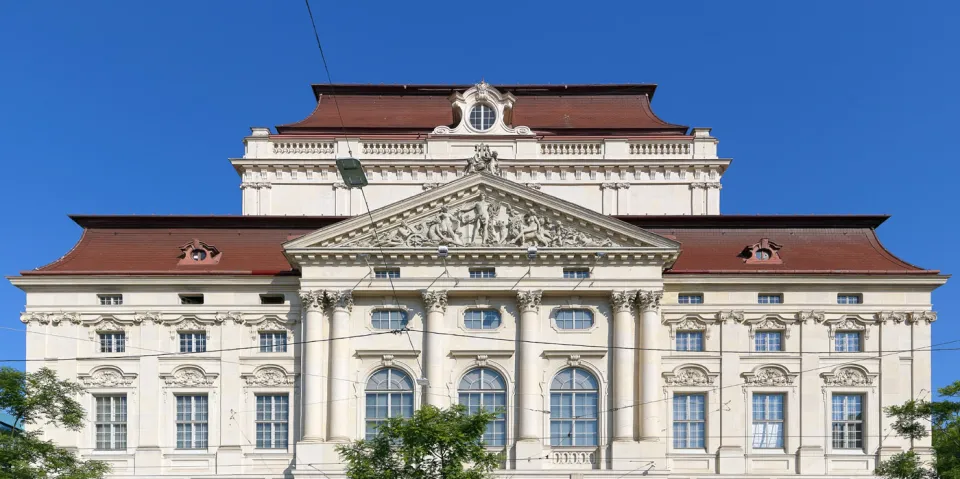 Opernhaus Graz, oberer Bereich der Südostfassade