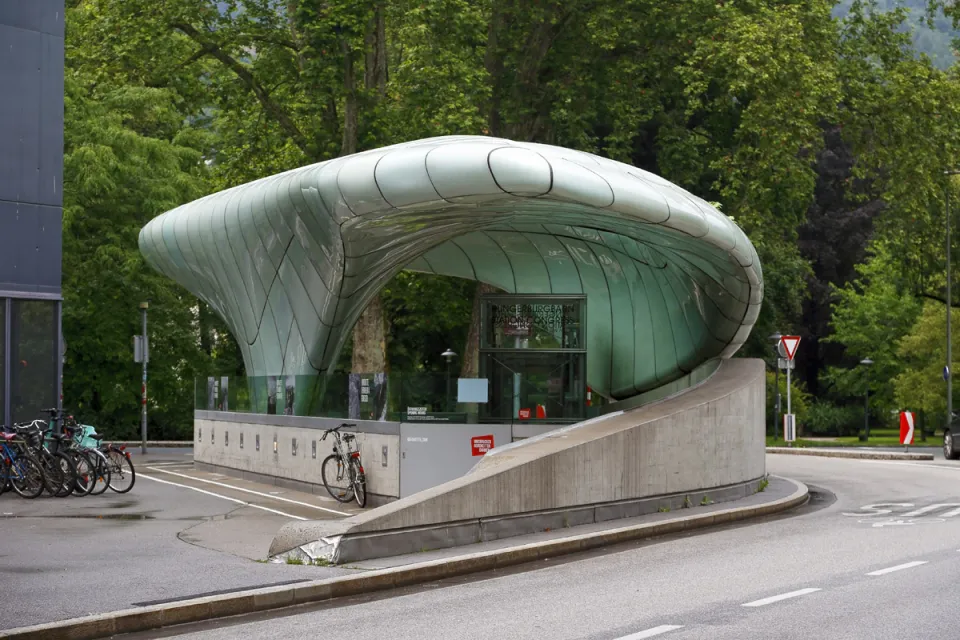 Hungerburgbahn, Station Congress, Südostansicht