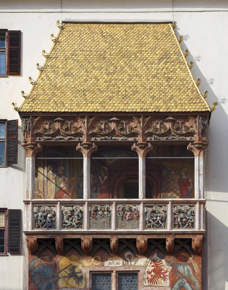 Neuer Hof, Goldenes Dachl, Balkon