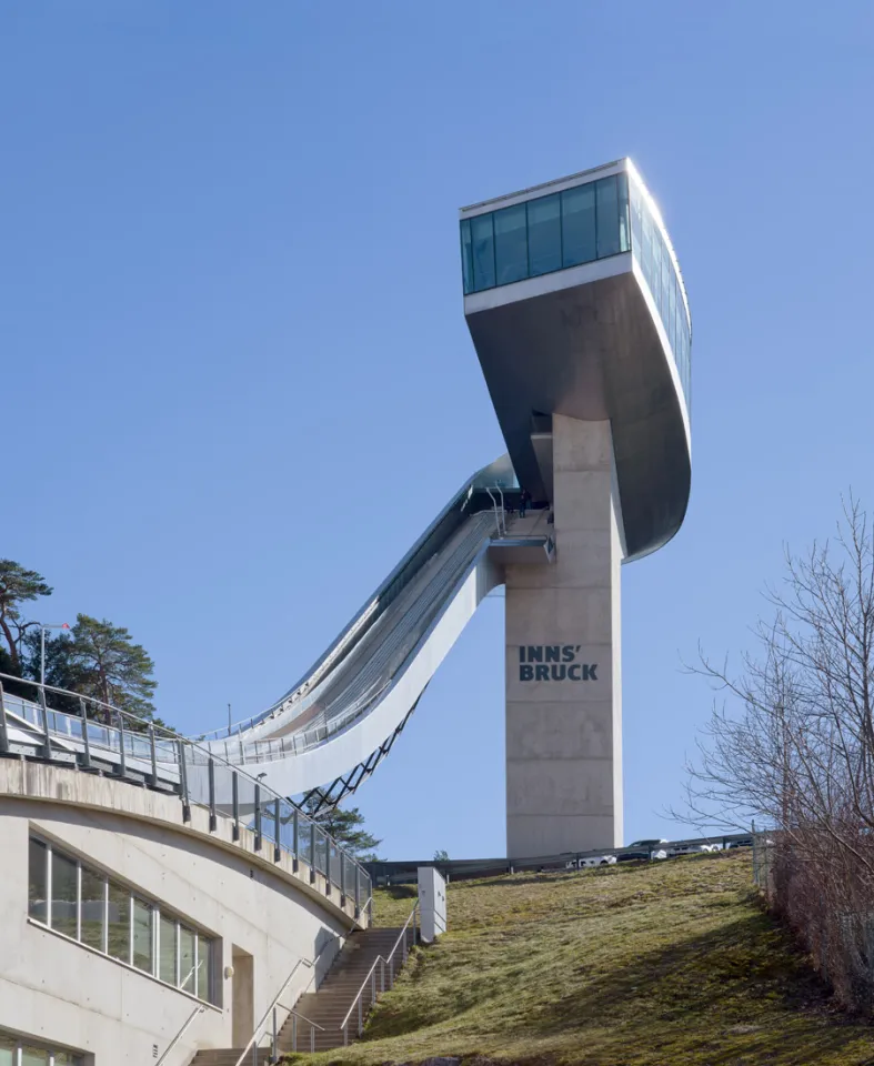 Bergiselschanze, Anlaufturm, Nordansicht