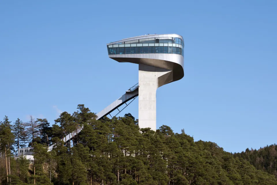 Bergiselschanze, Anlaufturm, Westansicht