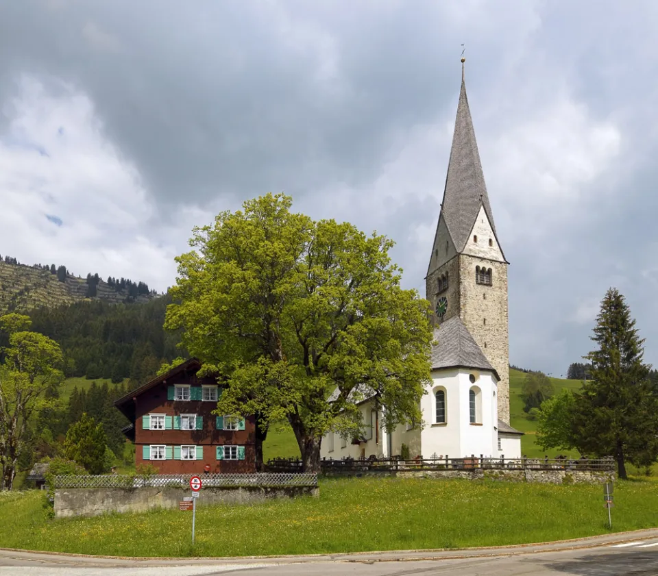 Pfarrkirche Sankt Jodok, Südostansicht