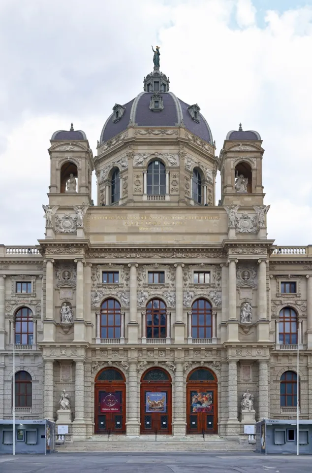 Kunsthistorisches Museum, Risalit