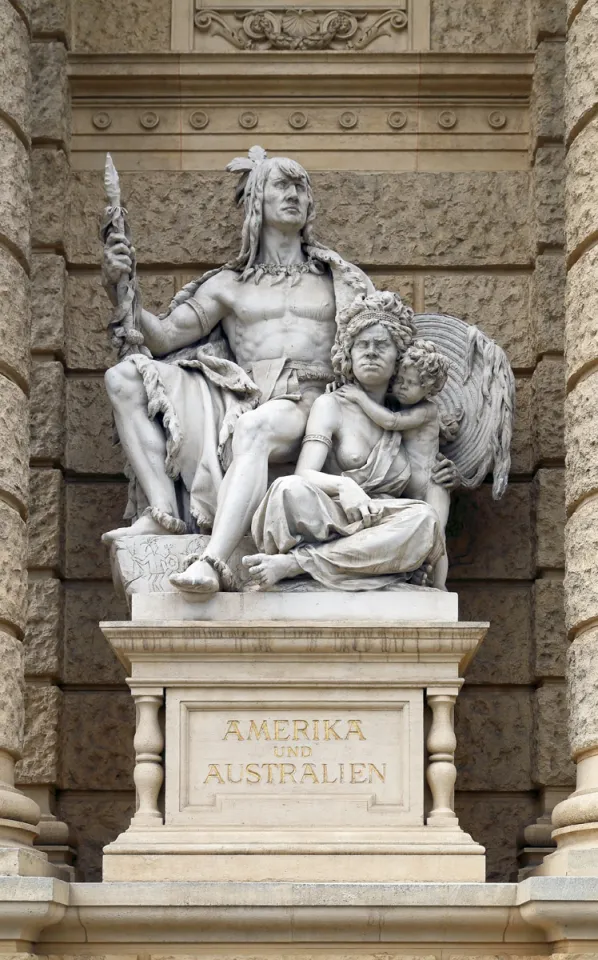 Naturhistorisches Museum, Figurengruppe „Amerika und Australien“