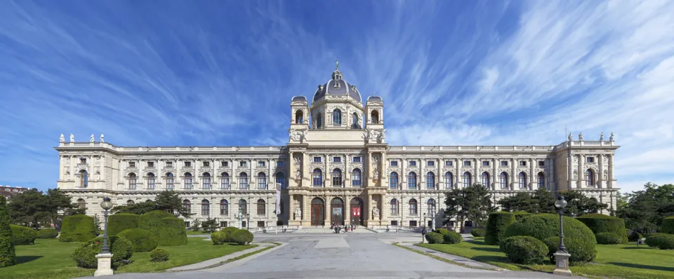 Naturhistorisches Museum, Hauptfassade