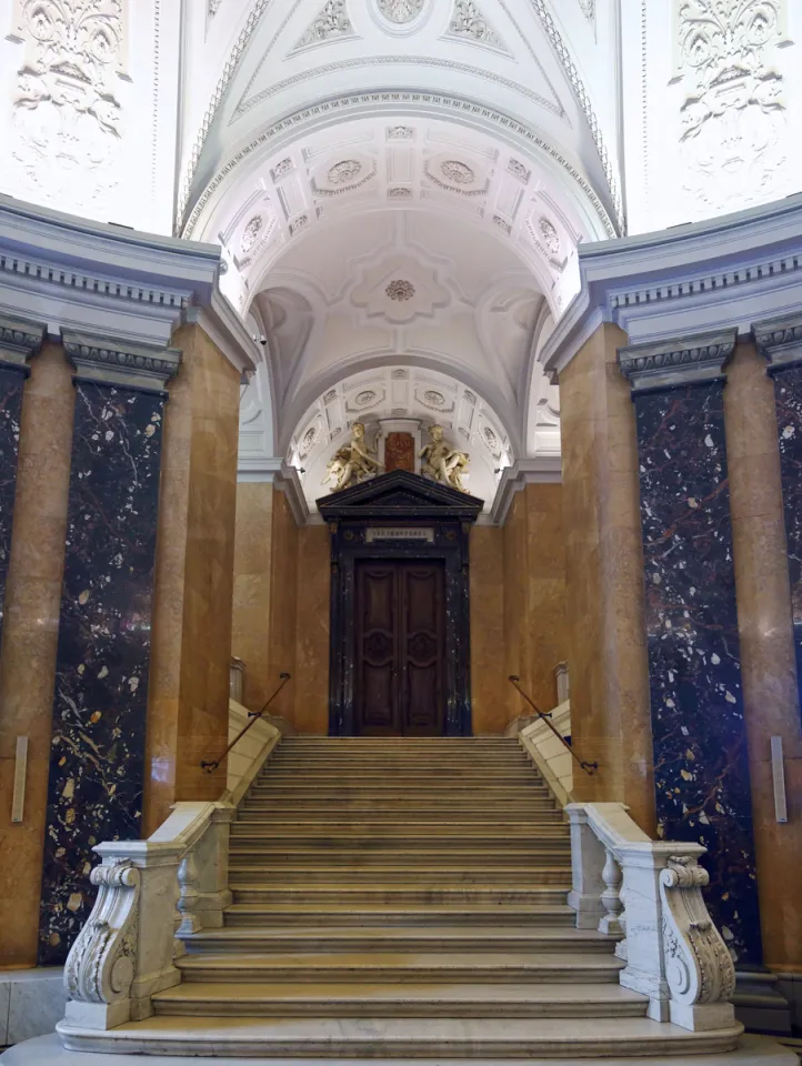 Naturhistorisches Museum, Treppen Eingangshalle