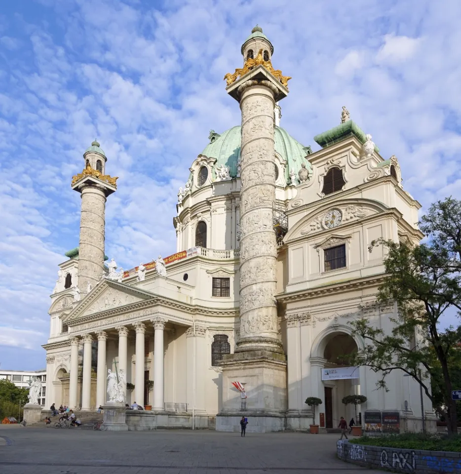 Karlskirche, Nordwestansicht