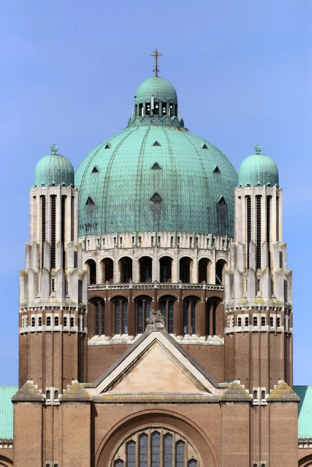 Nationalbasilika des Heiligen Herzens, Kirchtürme und Kuppel