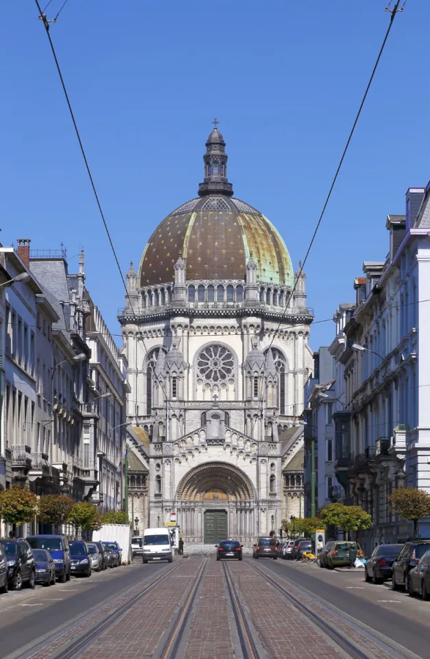  Königliche Sankt-Marien-Kirche, Sicht von der Königsstraße (Rue Royal/ Koningsstraat)