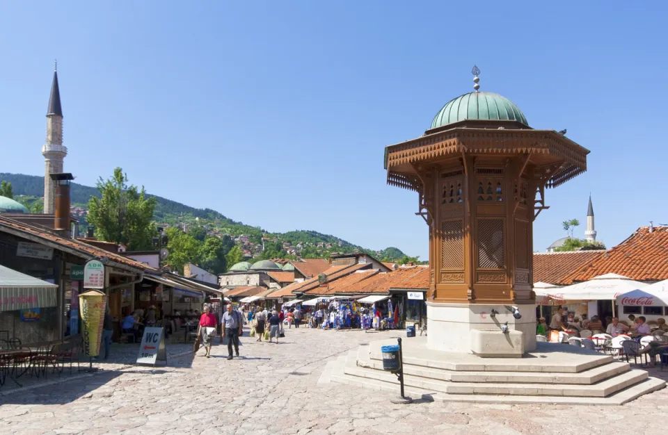 Bascarsija-Platz mit Sabil (Sebilj)