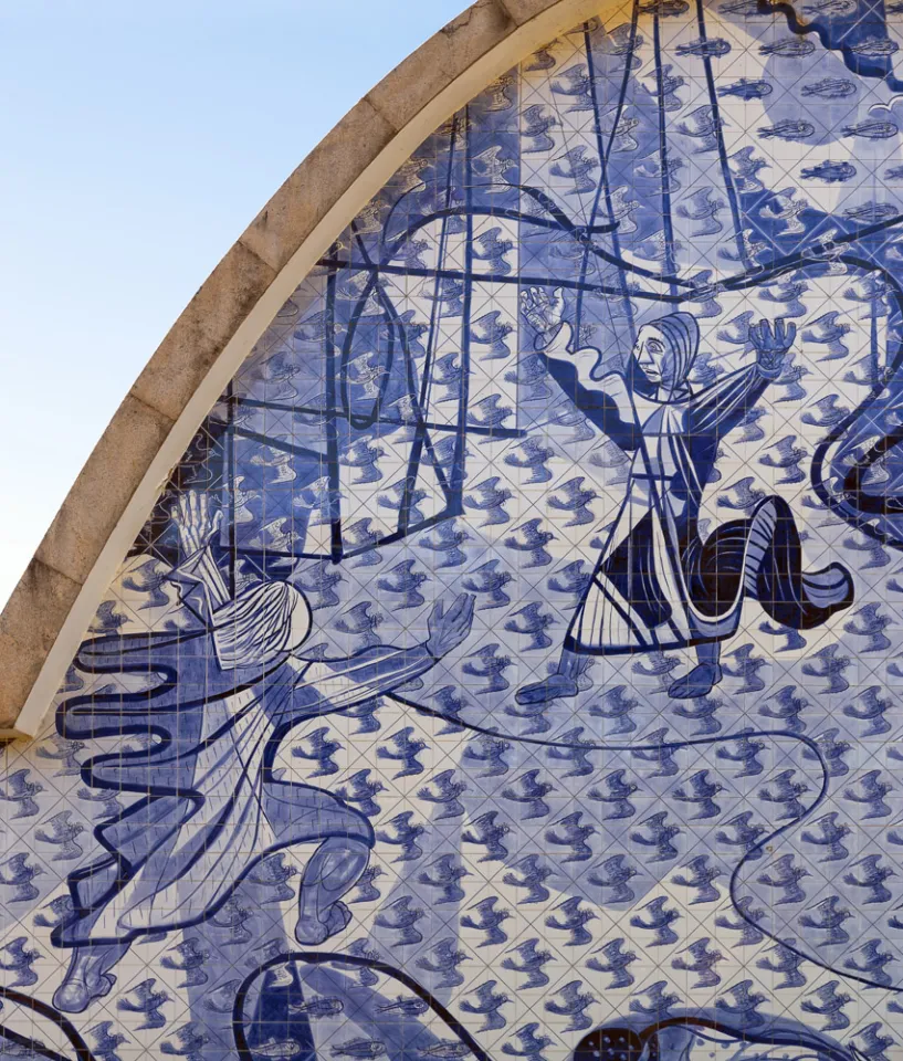 Kirche Heiliger Franz von Assisi, Detail der Azulejo-Fliesen der Rückwand