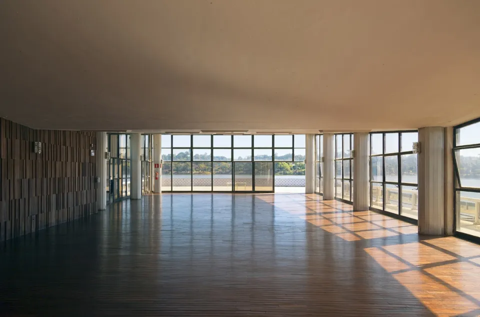 Iate Tênis Clube, Portinari-Saal, Süd­ost­ansicht