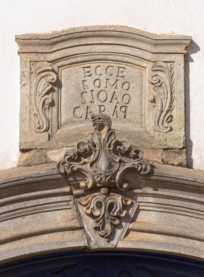 Sanktuarium Bom Jesus de Matosinhos, Kapelle „Aufstieg zum Kalvarien­berg“, supraporte