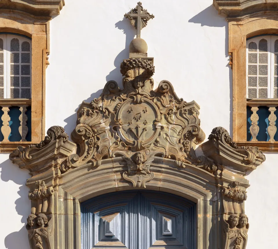 Sanktuarium Bom Jesus de Matosinhos, Supraporte des Hauptportals