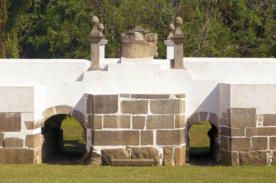 Guandu-Brücke, mittlerer Teil (Ostansicht) Guandu-Brücke, mittlerer Teil (Ostansicht)