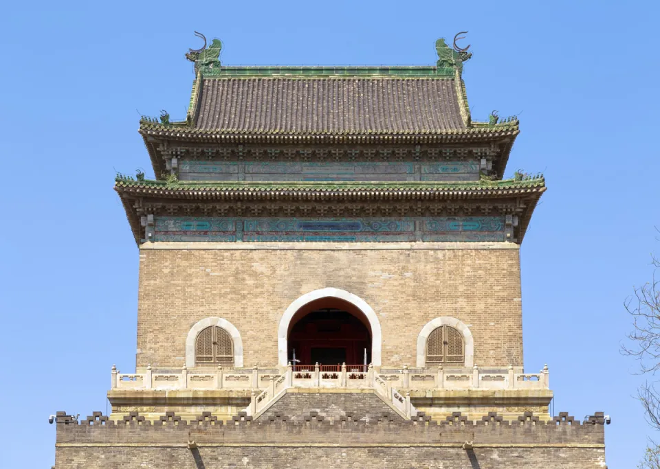 Pekinger Glockenturm, oberer Baukörper (Südansicht) Pekinger Glockenturm, oberer Baukörper (Südansicht)