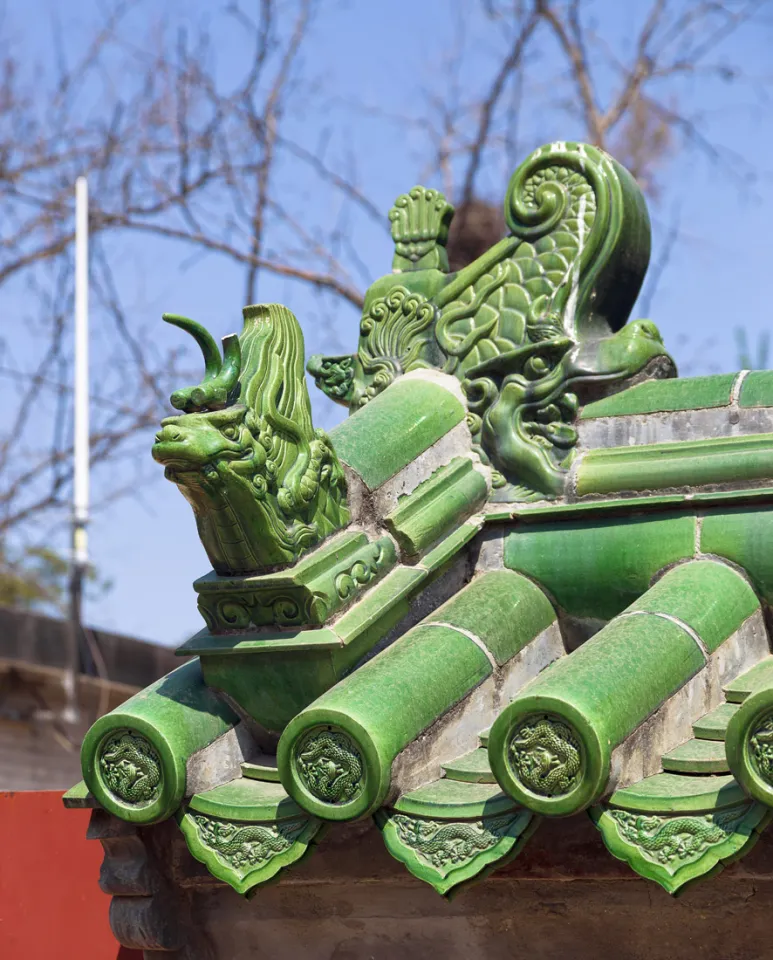 Himmelstempel, Dachgeister auf der Außenmauer