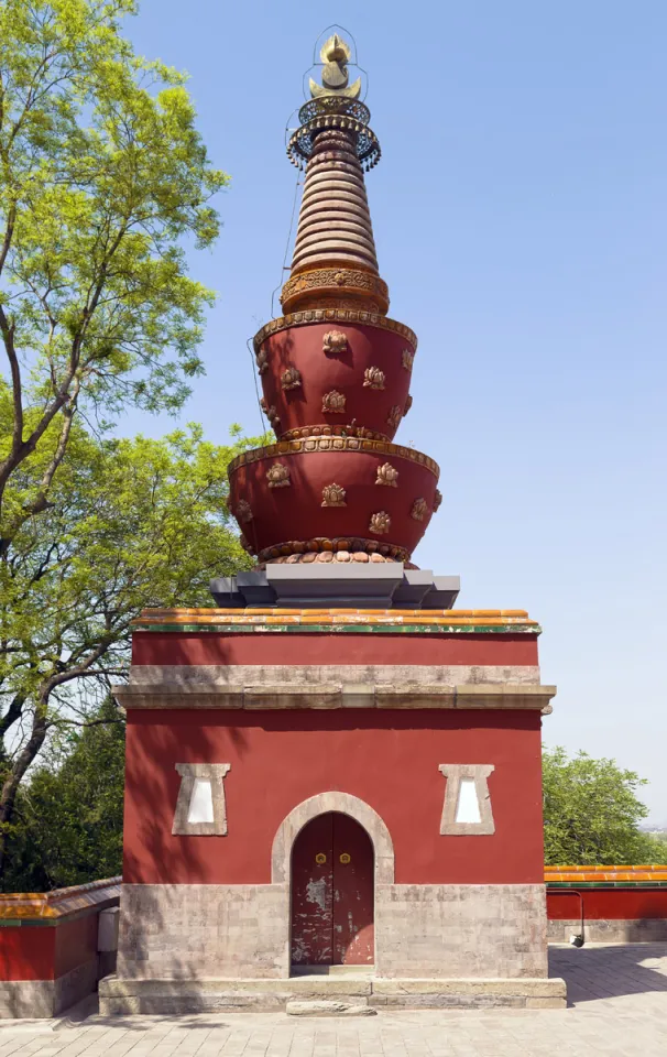 Neuer Sommerpalast, Vier-Große-Regionen-Komplex, Roter Turm Stupa
