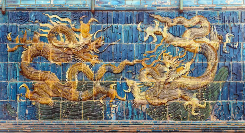 Fünf-Drachen-Mauer von Datong, linkes Drachen-Relief