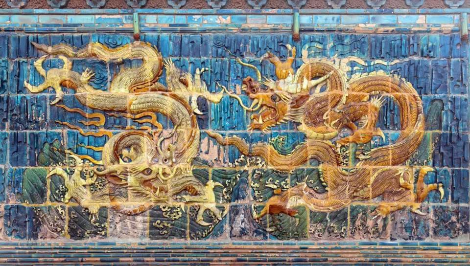 Fünf-Drachen-Mauer von Datong, rechtes Drachen-Relief