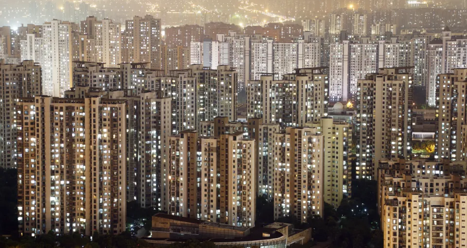 Wangduncun neighbourhood at night