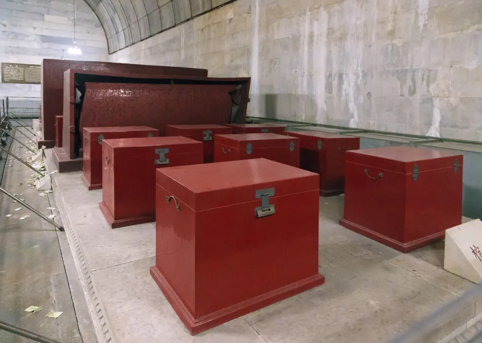 Ming Dingling-Mausoleum, Unterirdischer Palast, Sargkammer