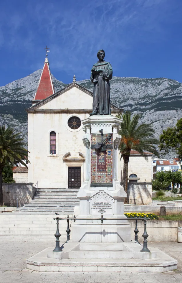 Statue des Mönchs Andrija Kačić Miošić