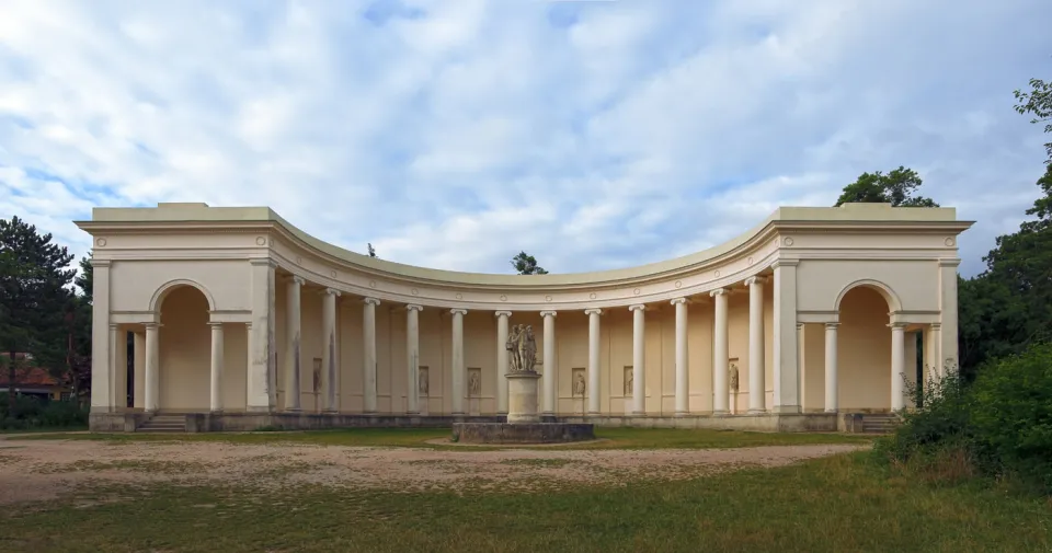 Tempel der drei Grazien, Nordansicht