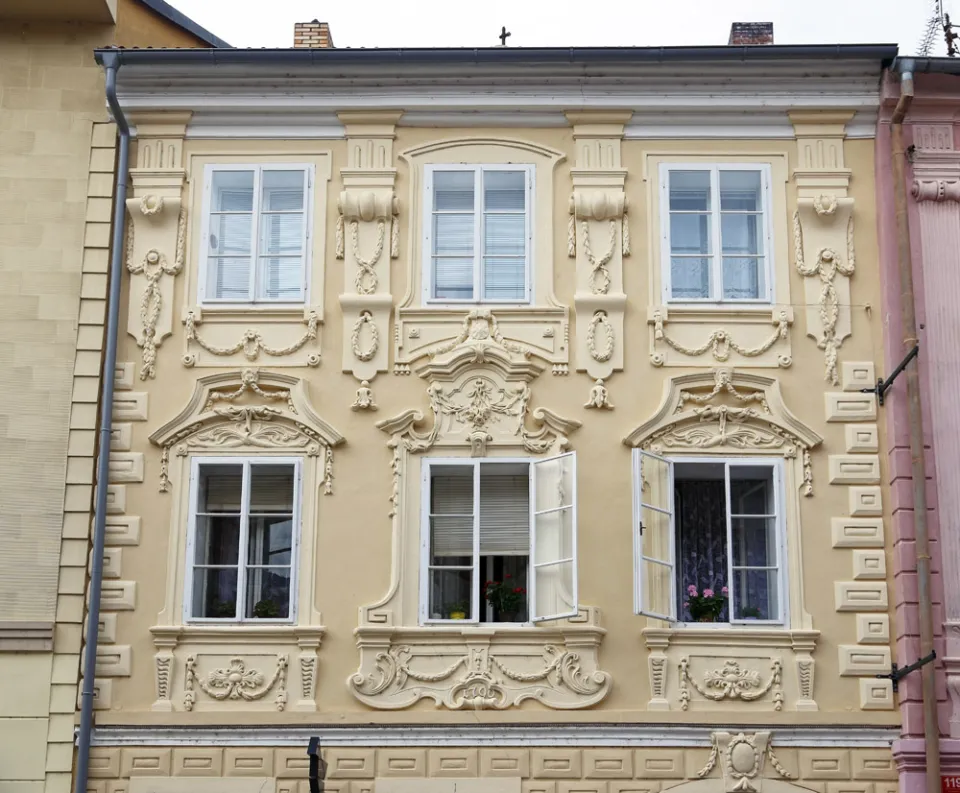 Bürgerhaus Široká-Straße Nr. 14, Fassade