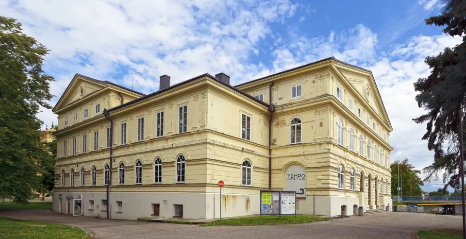 Haus der Kultur Slavie (Deutsches Haus), Nordwestansicht