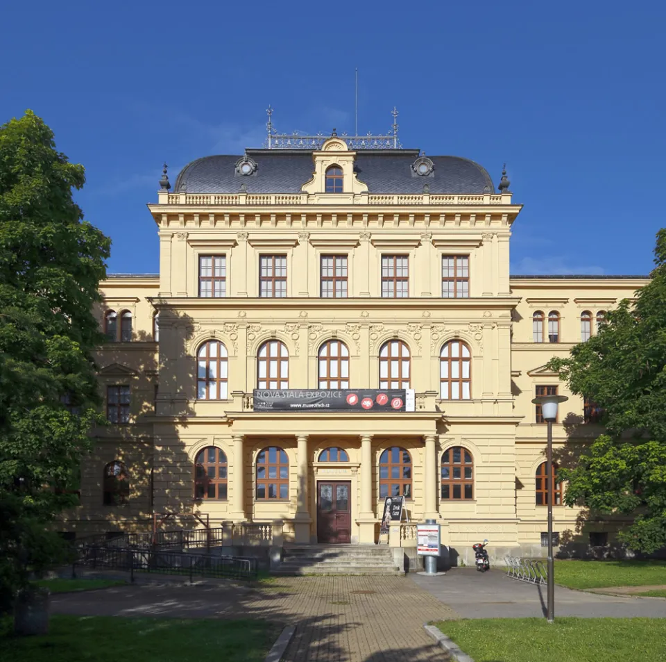 Südböhmisches Museum, zentraler Bau (Nordostansicht)