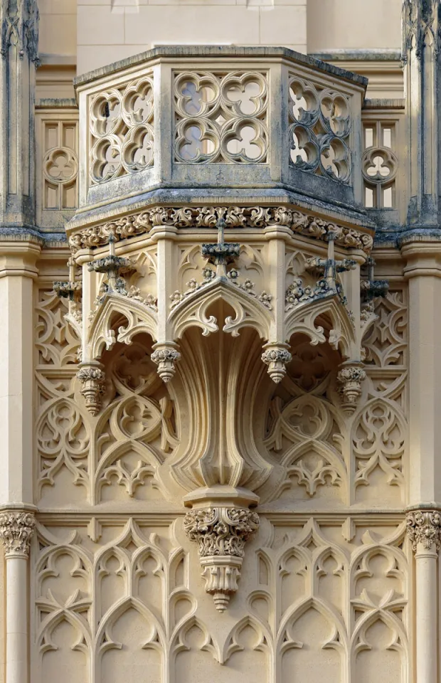 Schloss Eisgrub, Balkon des nordöstlichen Baukörpers