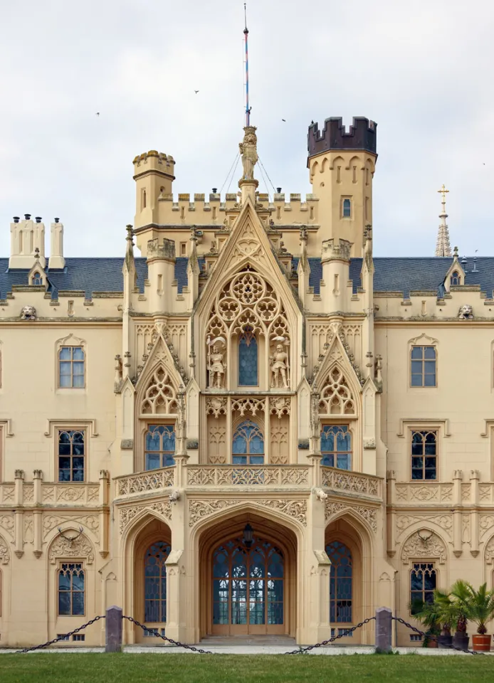 Schloss Eisgrub, zentraler Baukörper der Nordfassade