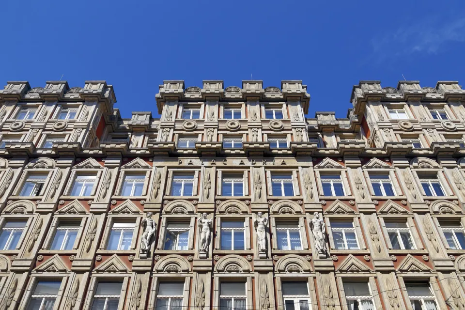 Palais Adria, Detail der Ostfassade