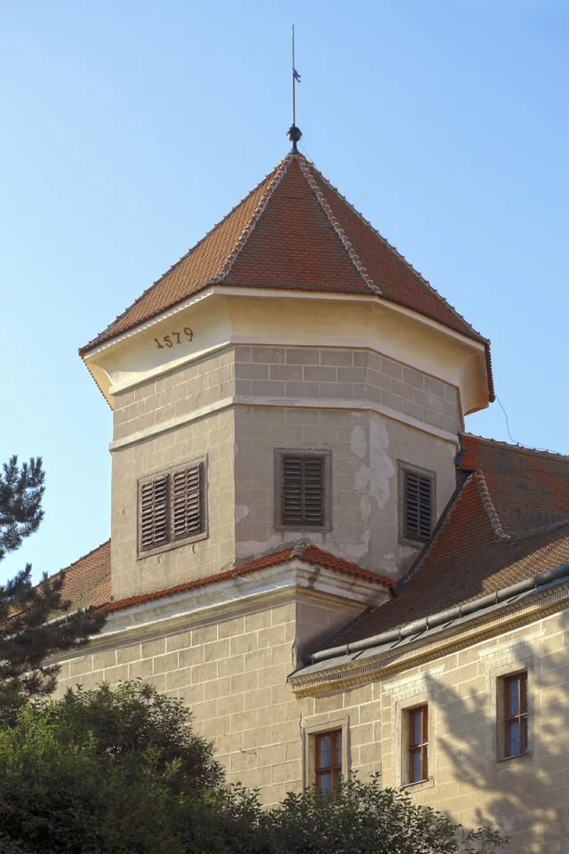 Schloss Teltsch, Turm des unteren Tores