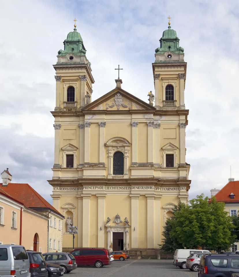 Pfarrkirche Mariä Himmelfahrt, Nordwestansicht