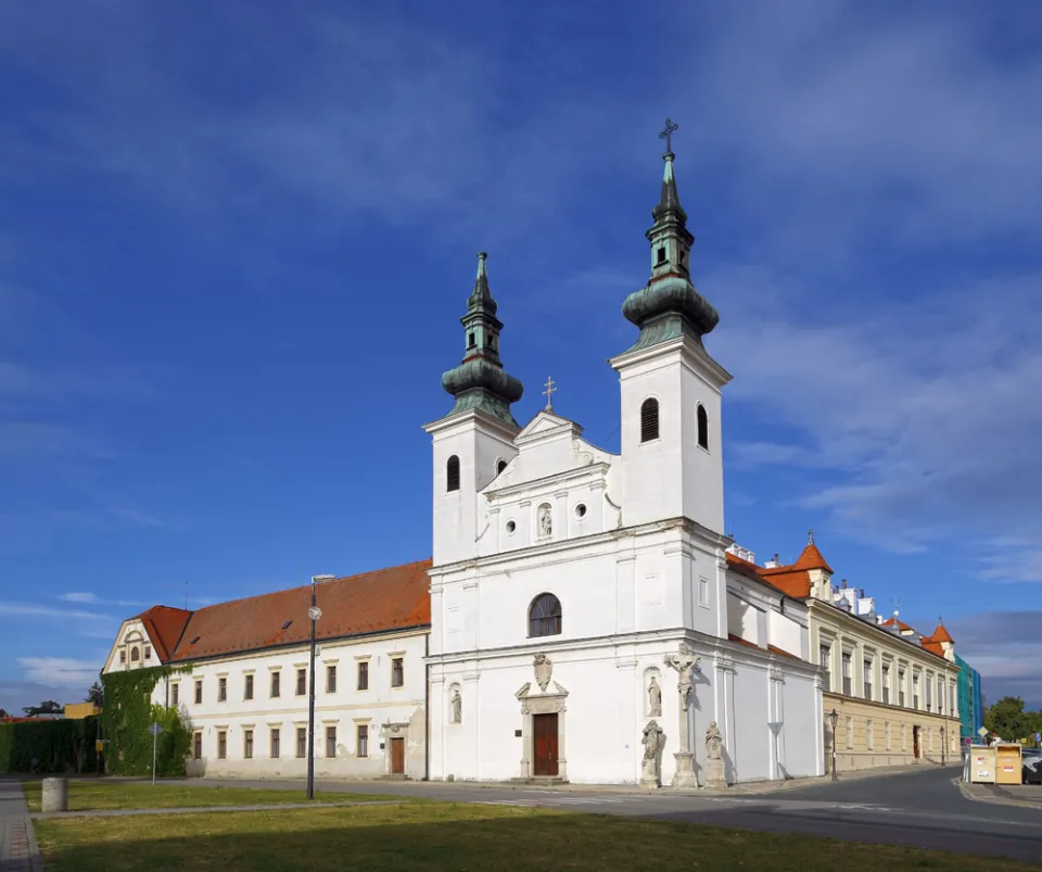 Kloster der barmherzigen Brüder, Westansicht