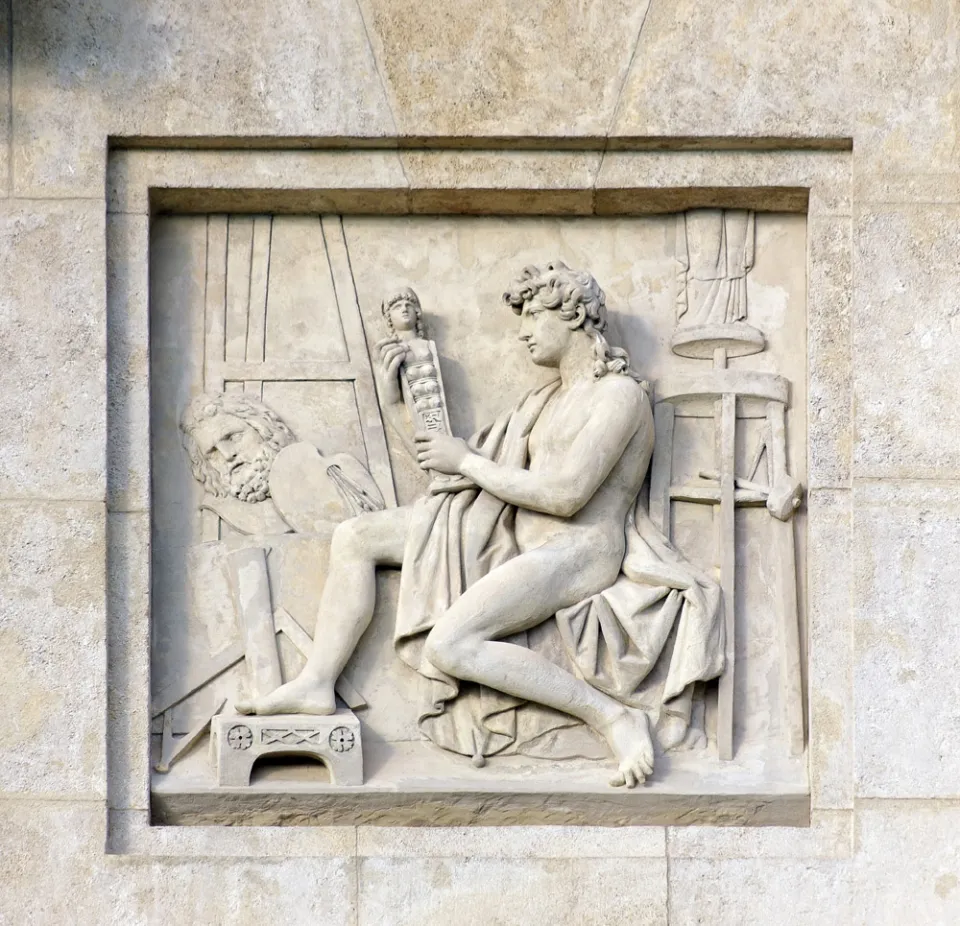 Reistenkolonnade, Relief