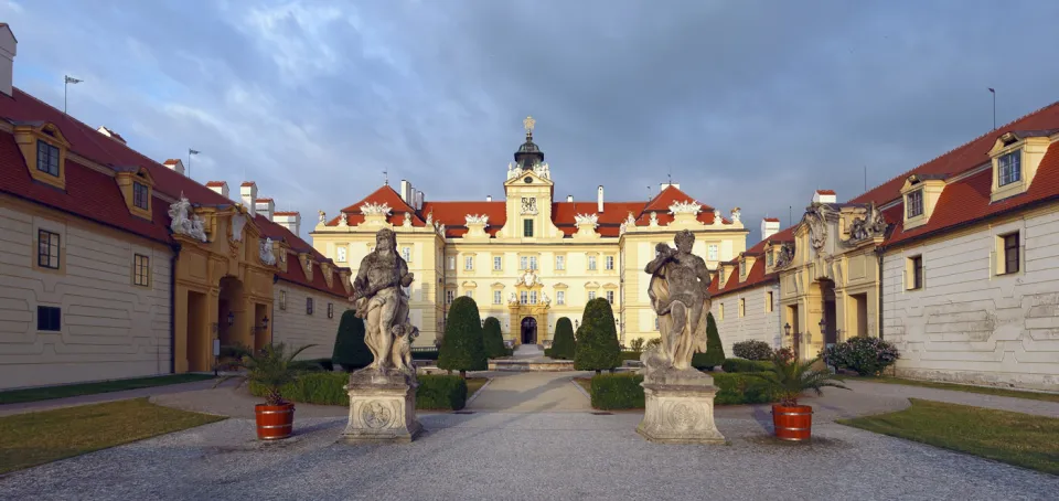 Schloss Feldsberg, Ehrenhof