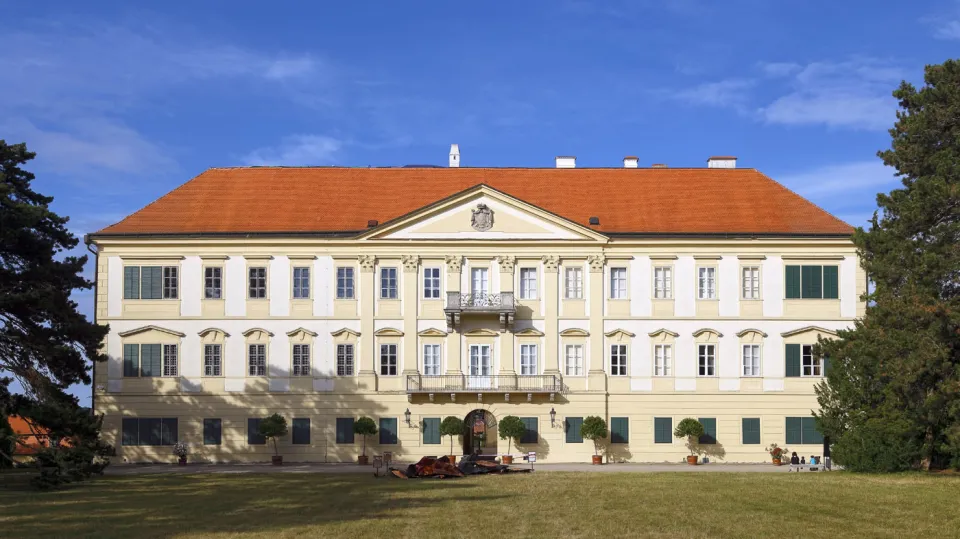 Schloss Feldsberg, Südwestansicht