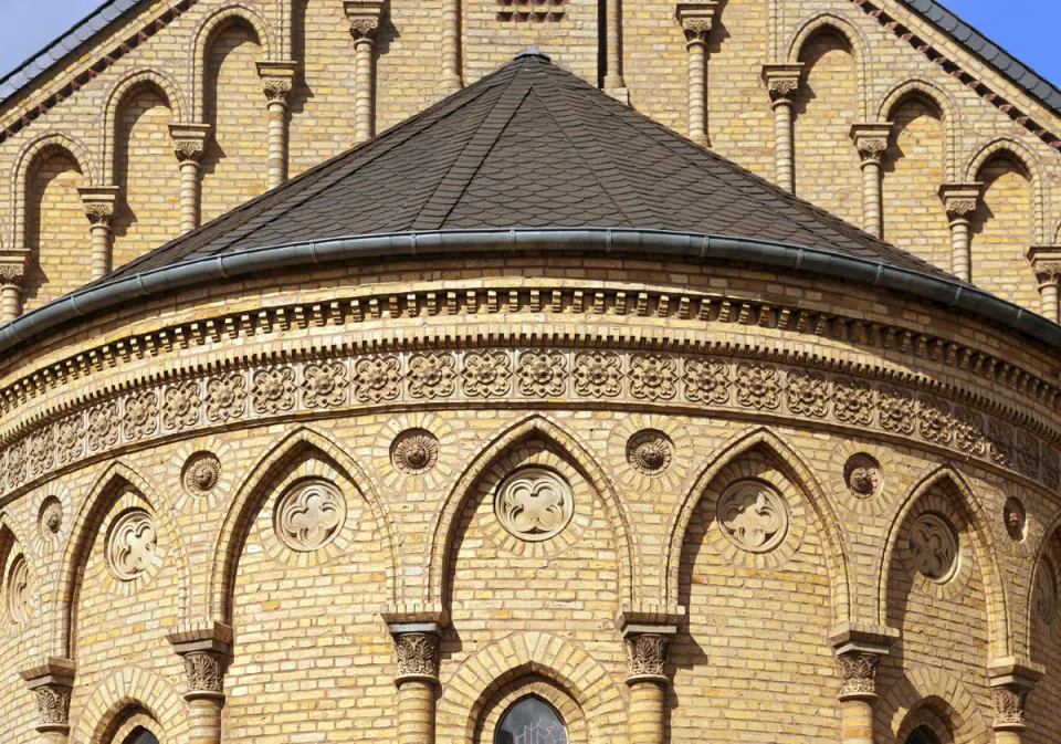 Kirche von Tyrstrup, Detail der Fassade der Apsis