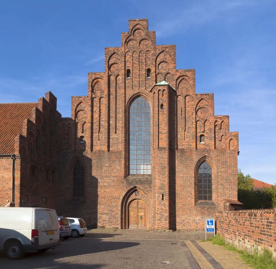 Kloster Unserer Lieben Frau, Marienkirche, Südwestansicht