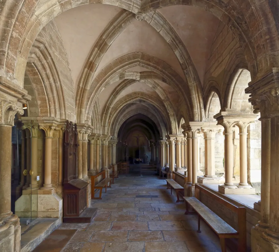 Basilika Unserer Lieben Frau von Beaune, Kreuzgang