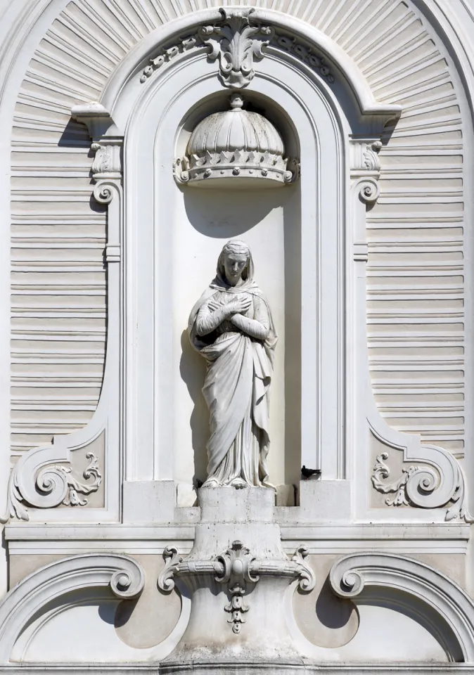 Kirche Sankt Ferreolus der Augustiner, Detail der Fassade