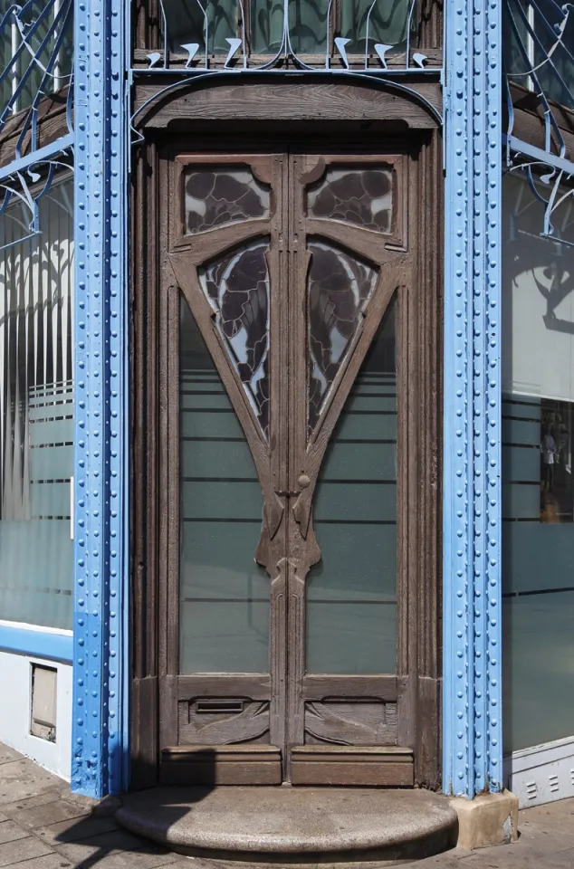 Geschäftshaus Génin-Louis, Tür