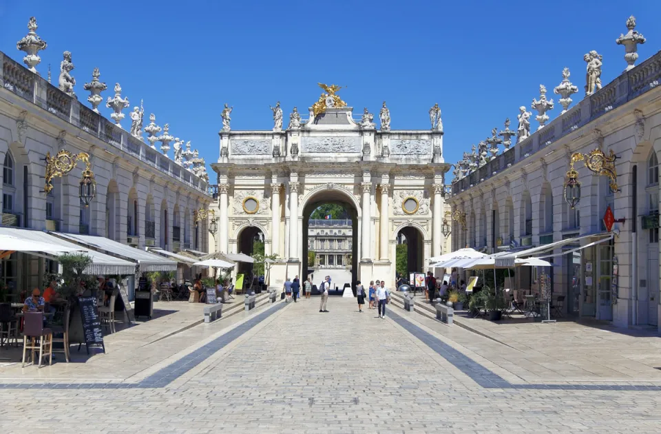 Place Stanislas, Here-Triumphbogen (Arc Héré), Here-Straße